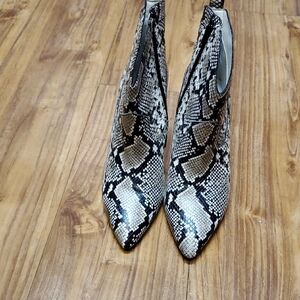 Gibson Latimer Black and Cream Patterned Ankle Boots